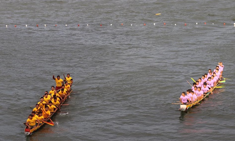 রাঙামাটিতে শেখ রাসেল স্মৃতি নৌকা বাইচ প্রতিযোগিতা