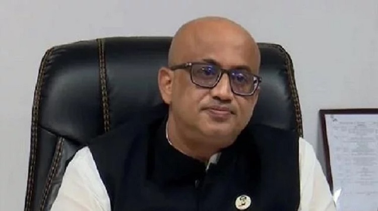 এবার মুরাদকে দল থেকে বহিষ্কারের সিদ্ধান্ত আসছে