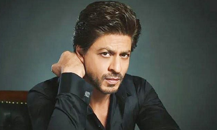 দীর্ঘদিন পর ভক্তদের চমক দিলেন শাহরুখ