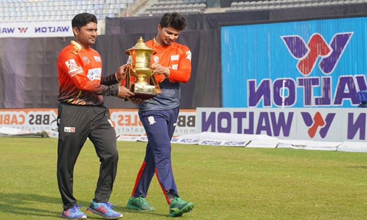 কে জিতবে ট্রফি, বরিশাল নাকি কুমিল্লা?