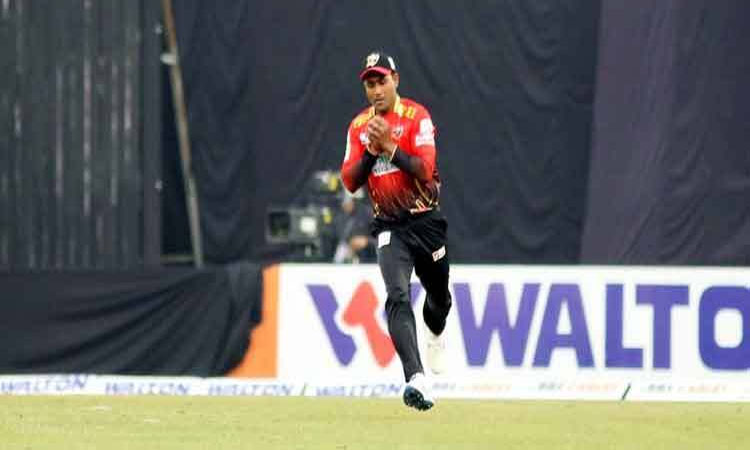 রেকর্ড গড়লেন চ্যাম্পিয়ন অধিনায়ক ইমরুল
