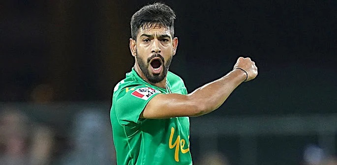 ক্যাচ মিস করায় সতীর্থকে চড় মারলেন পাকিস্তানের হারিস রউফ!