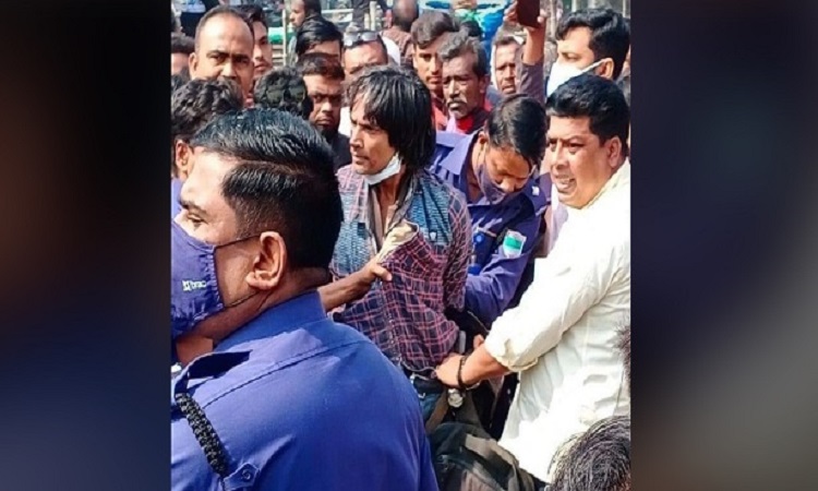 কুষ্টিয়ায় প্রকাশ্যে ভ্যানচালককে খুন, ঘাতক আটক