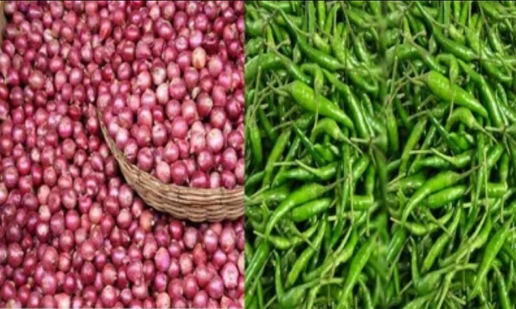 হিলিতে কমেছে পেঁয়াজ ও কাঁচামরিচের দাম