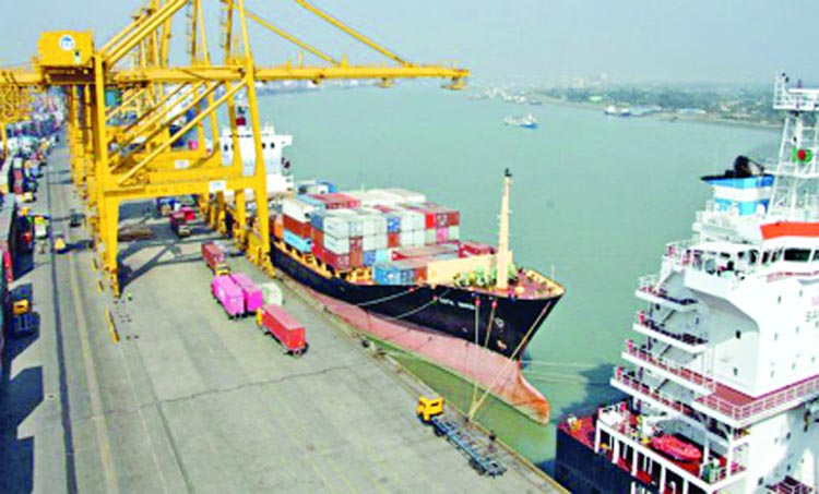 ৩৬ হাজার টন সয়াবিন তেল নিয়ে বন্দরে তিন জাহাজ
