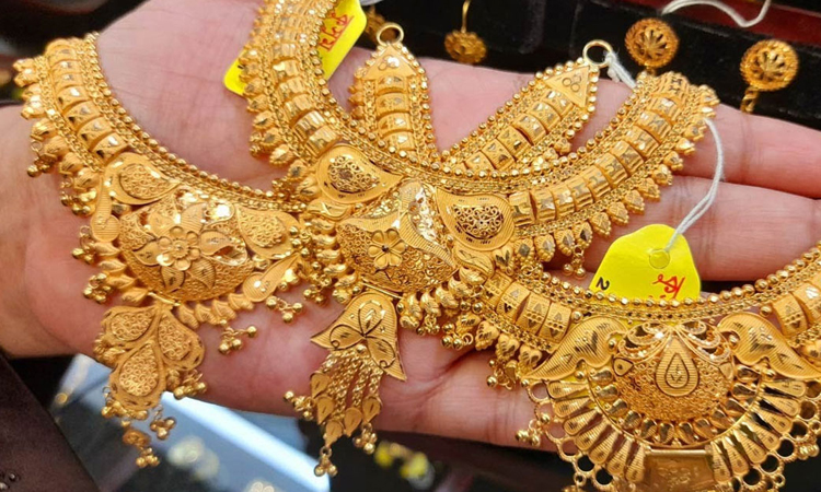 হাজারের বেশি কমলো স্বর্ণের দাম, ভরি ৭৮ হাজার