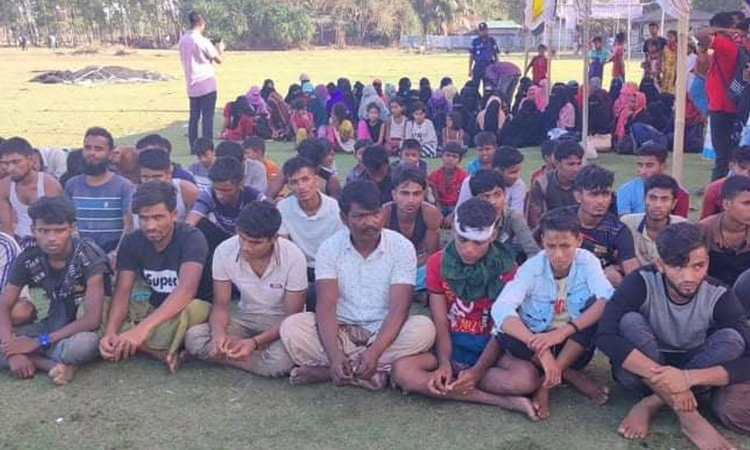 মালয়েশিয়া যাওয়ার পথে কক্সবাজারে ১০০ রোহিঙ্গা আটক