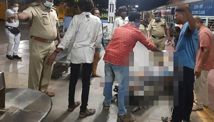 ভারতে ট্রেনের ধাক্কায় নিহত ৬
