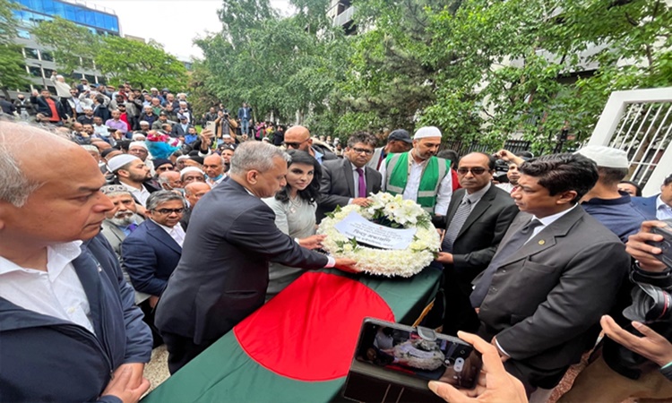 যুক্তরা‌জ্যে শেষ বিদায় নি‌লেন আবদুল গাফফার চৌধুরী