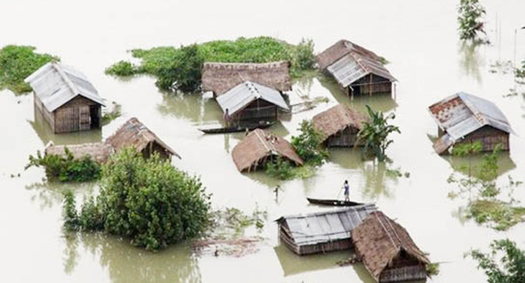 আসামে বন্যায় শতাধিক মানুষের মৃত্যু