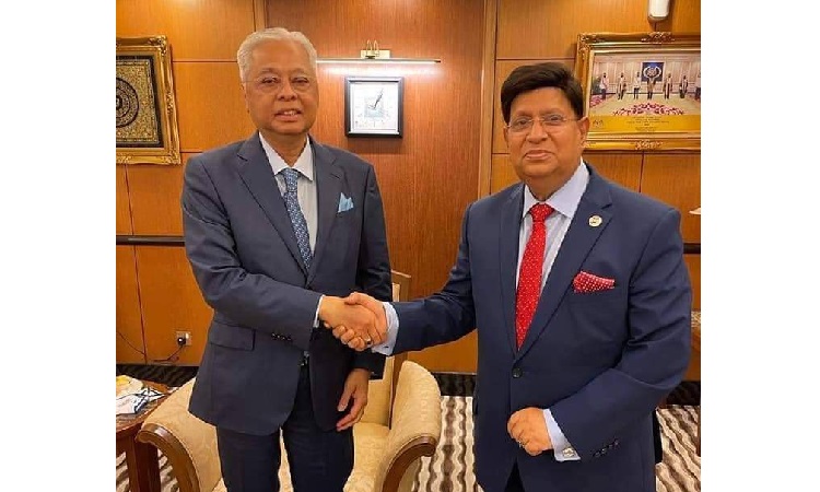 মালয়েশিয়ায় প্রধানমন্ত্রীর সাথে পররাষ্ট্রমন্ত্রীর সাক্ষাৎ