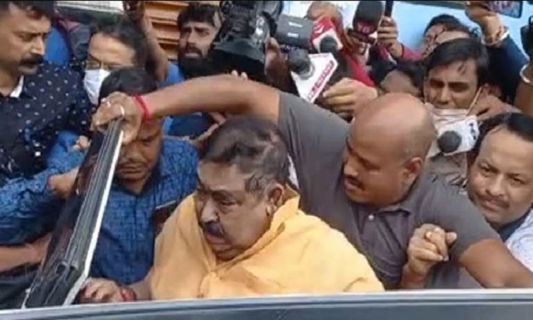 তৃণমূল কংগ্রেসের নেতা অনুব্রত মণ্ডল গ্রেফতার