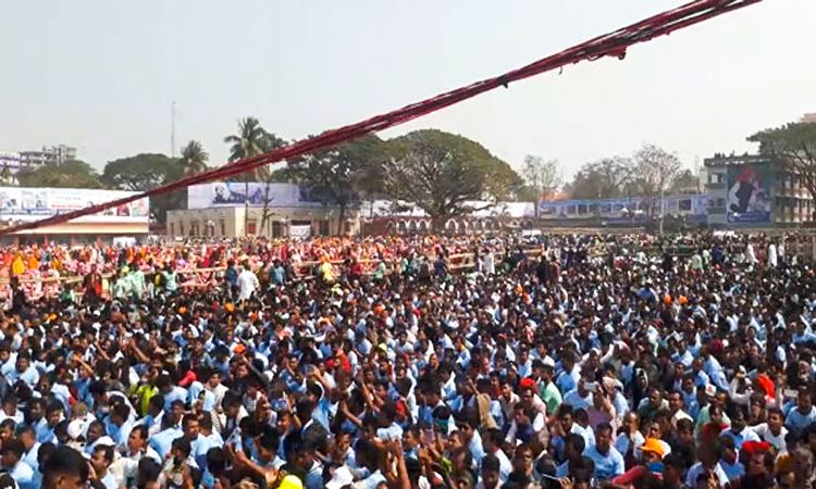 দুপুরের আগেই কানায় কানায় পূর্ণ প্রধানমন্ত্রীর সভাস্থল