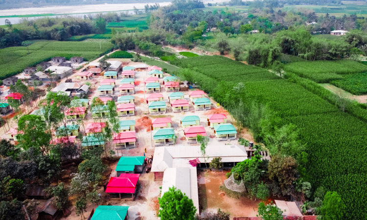 ভূমিহীন-গৃহহীন মুক্ত হওয়ার অপেক্ষায় খানসামা