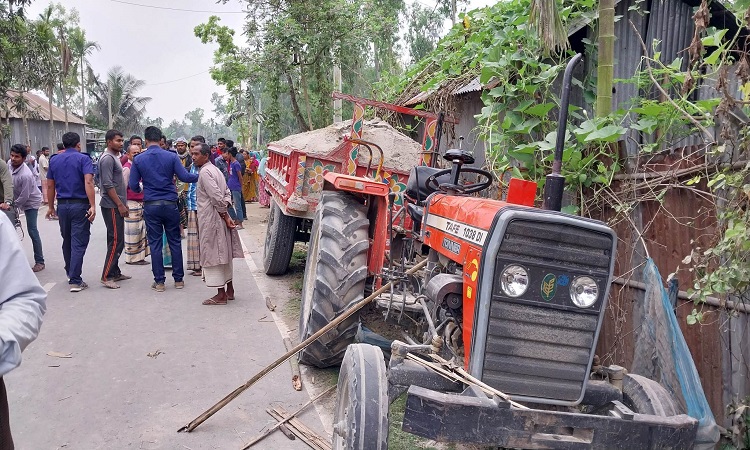 কুড়িগ্রামে ট্রাক্টর চাপায় শিশু নিহত