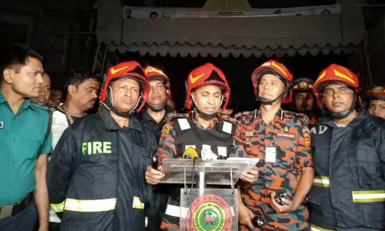 ‘কাপ্তানবাজারের আগুনে হানিফ ফ্লাইওভার ক্ষতিগ্রস্ত’