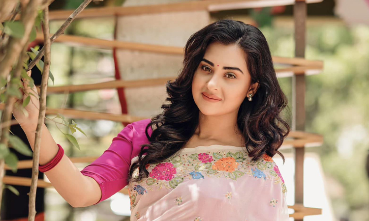 শাকিব বাজে মানসিকতার পরিচয় দিয়েছে: বুবলি