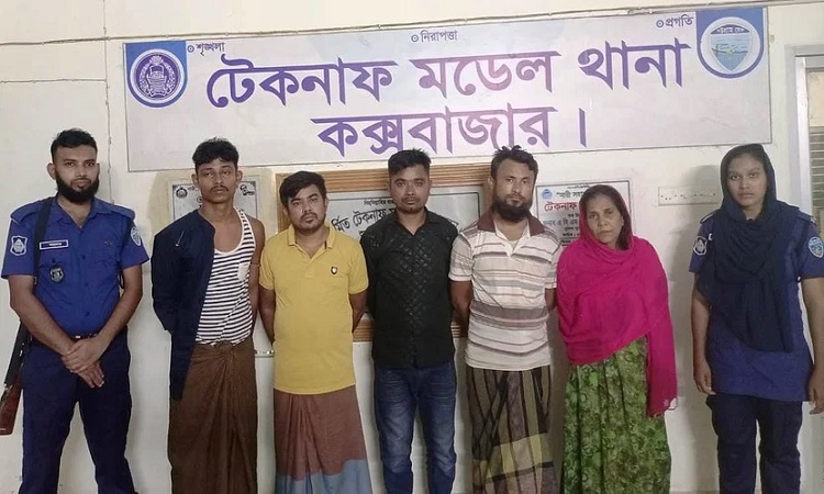 অবৈধ অনুপ্রবেশকালে শিশুসহ ১৮ রোহিঙ্গা উদ্ধার, আটক ৫ দালাল