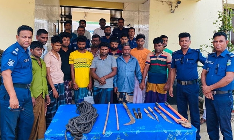 ভালুকায় ডাকাতির প্রস্তুতিকালে গ্রেফতার ৯