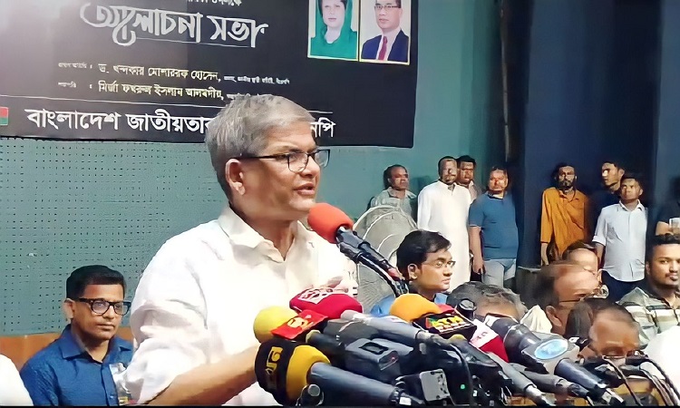 কিসের জাদুতে আমেরিকা থেকে রেমিট্যান্স বাড়ছে, প্রশ্ন ফখরুলের