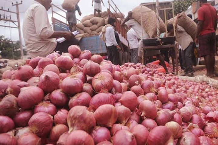 বাজারে কমতে শুরু করেছে পেঁয়াজের দাম