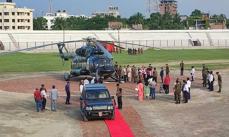 পাবনায় পৌঁছেছেন রাষ্ট্রপতি