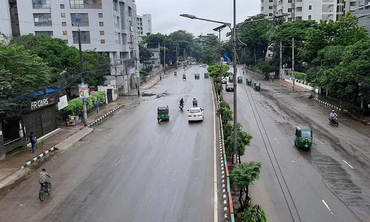 সকালের বৃষ্টিতে ঢাকার বায়ূর মানের উন্নতি