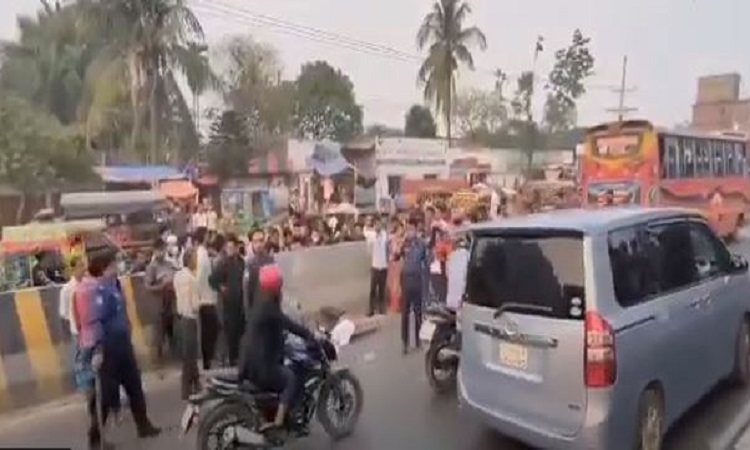 সাভারে সড়ক দুর্ঘটনায় যুবক নিহত