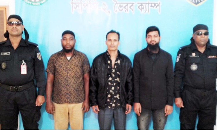 ভৈরবে বিপুল পরিমাণ ভারতীয় পণ্য জব্দ, আটক ৩