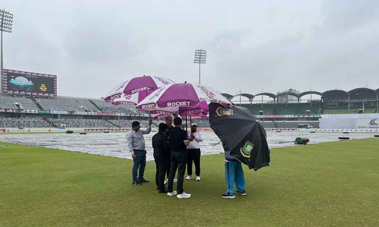 বৃষ্টিতে পরিত্যক্ত ঢাকা টেস্টের দ্বিতীয় দিন