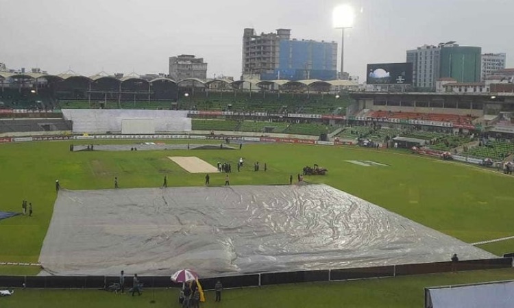 আলোর স্বল্পতায় শেষ তৃতীয় দিনের খেলা