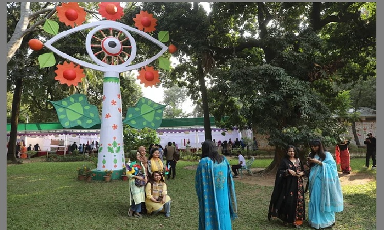 জয়নুল উৎসবে প্রাণবন্ত হয়ে উঠেছে চারুকলা প্রাঙ্গণ