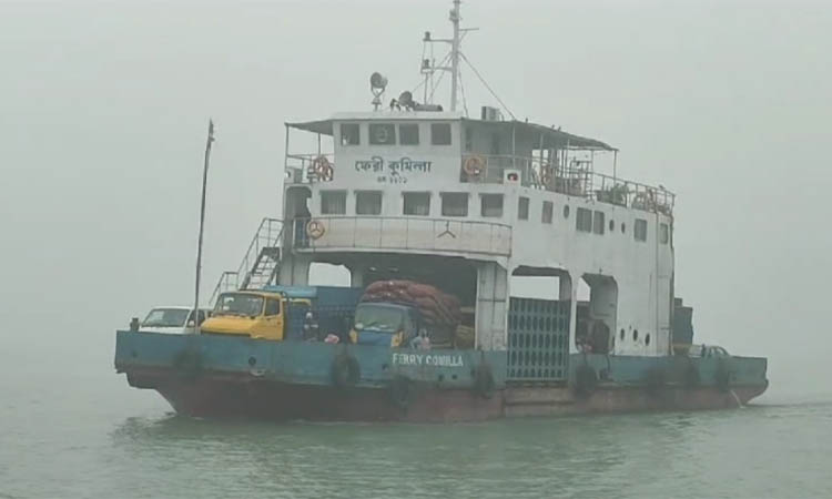 দৌলোদিয়া-পাটুরিয়া নৌরুটে ১১ ঘন্টা পর ফেরি চলাচল শুরু