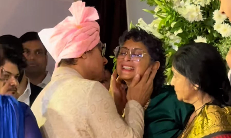 মেয়ের বিয়েতে সাবেক স্ত্রীকে চুমু খেলেন আমির খান