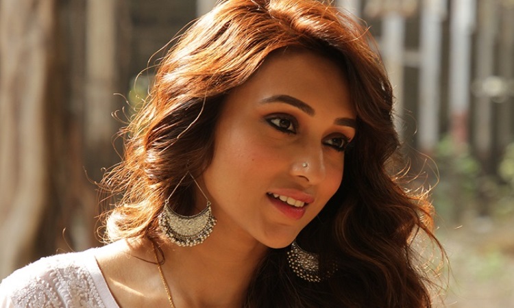 সত্য বলার কারণে বন্ধুর সংখ্যা কমে গেছে মিমির
