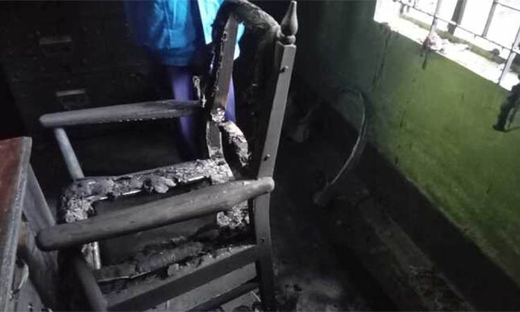 রাজশাহী ও ফেনীতে ৪ ভোটকেন্দ্রে ও  আগুন