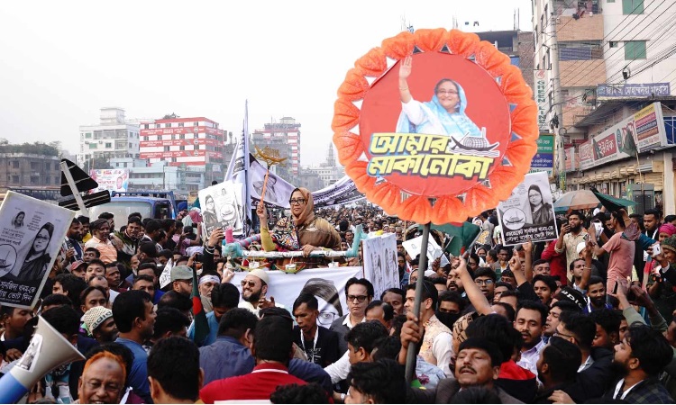 আওয়ামী লীগের নেতাকর্মীদের গায়ে কোনো আঁচড় লাগতে দিব না: সানজিদা খানম