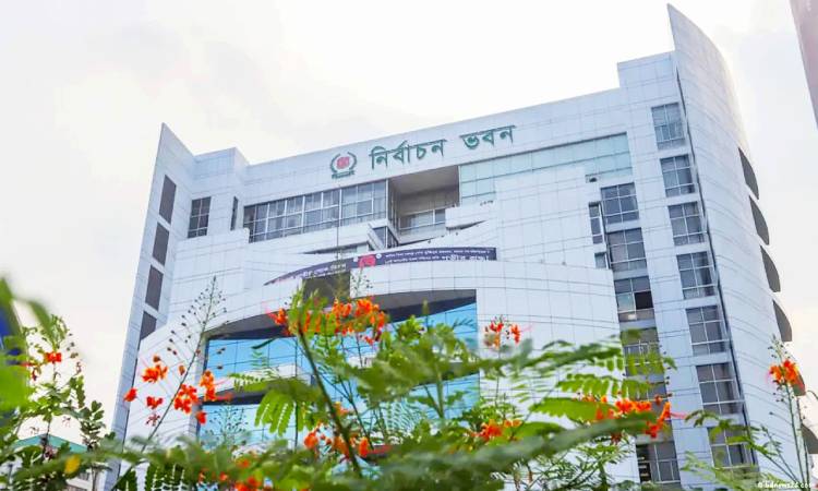 প্রার্থী-সমর্থকসহ একদিনে ৪২ জনের বিরুদ্ধে মামলার নির্দেশ ইসির