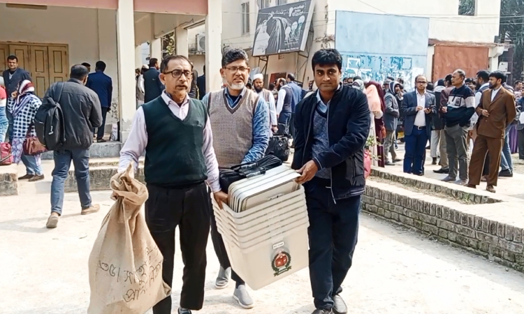 ঝিনাইদহে ৬ উপজেলায় নির্বাচনি সরঞ্জামাদি বিতরণ