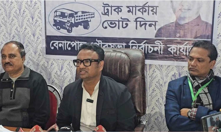 ভোট  শুরুর পর ট্রাক নিয়ে সরে দাঁড়ালেন যশোরের লিটন