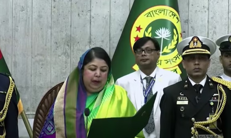 এমপি হিসেবে প্রথমে শপথ নিলেন স্পিকার শিরীন শারমিন