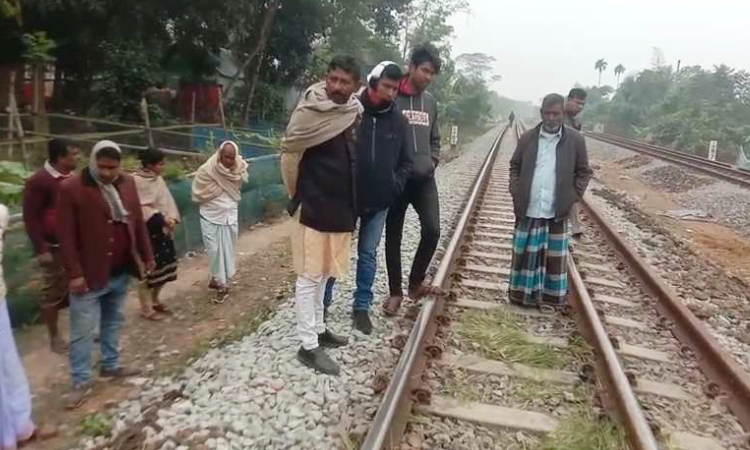 আখাউড়ায় কক্সবাজারগামী ‘পর্যটক এক্সপ্রেস’ ট্রেনের ধাক্কায় কৃষক নিহত