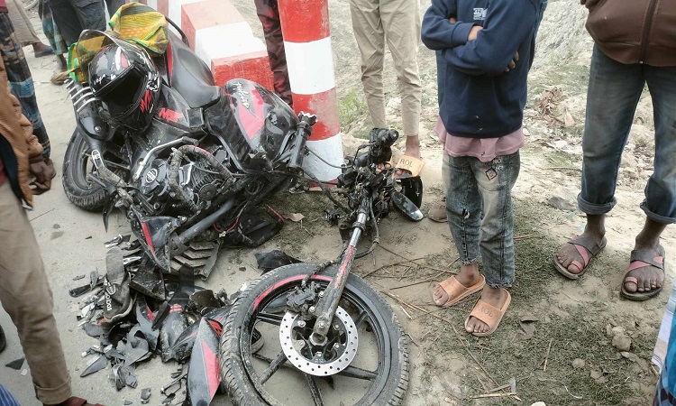 কুড়িগ্রামে নসিমন-মোটরসাইকেল সংঘর্ষে পিতা-পুত্রের মৃত্যু