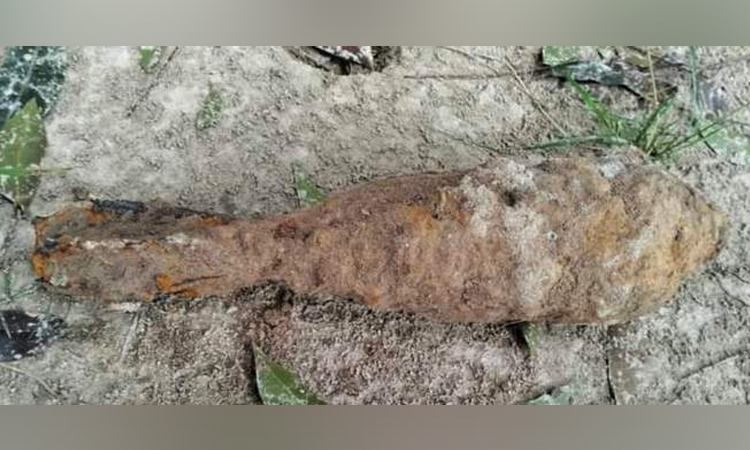 টাঙ্গাইলে বৈদ্যুতিক খুঁটির গর্ত খননকালে মর্টারের গোলা উদ্ধার