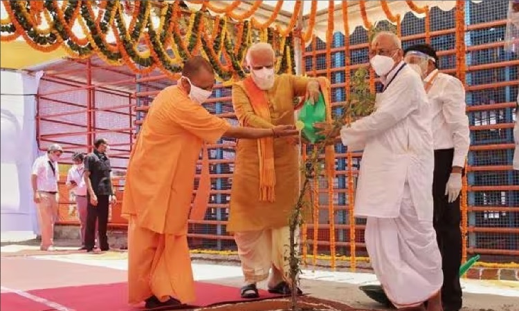 নরেন্দ্র মোদির হাতে রামলালার বিগ্রহে ‘প্রাণপ্রতিষ্ঠা’