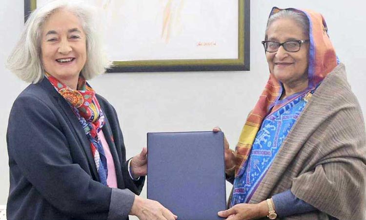 ফ্রান্সের রাষ্ট্রদূতের সঙ্গে প্রধানমন্ত্রীর সৌজন্য সাক্ষাৎ