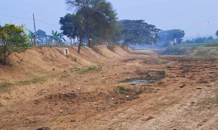 বন্ধ হয়নি আড়িয়ার আলোচিত ভূপৃষ্ঠ কর্তন