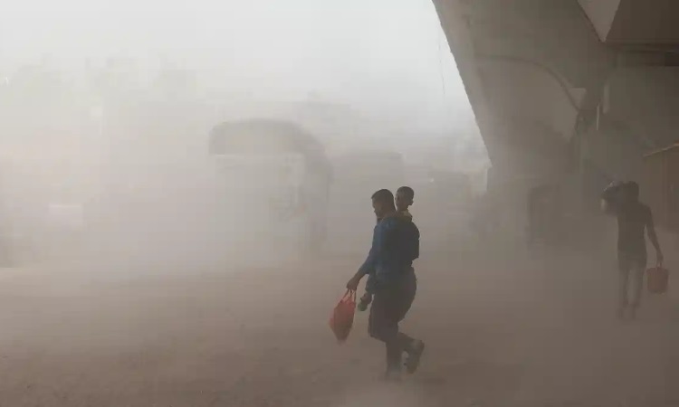 ‘অস্বাস্থ্যকর’ বাতাসে আজ শীর্ষ ছয়ে ঢাকা