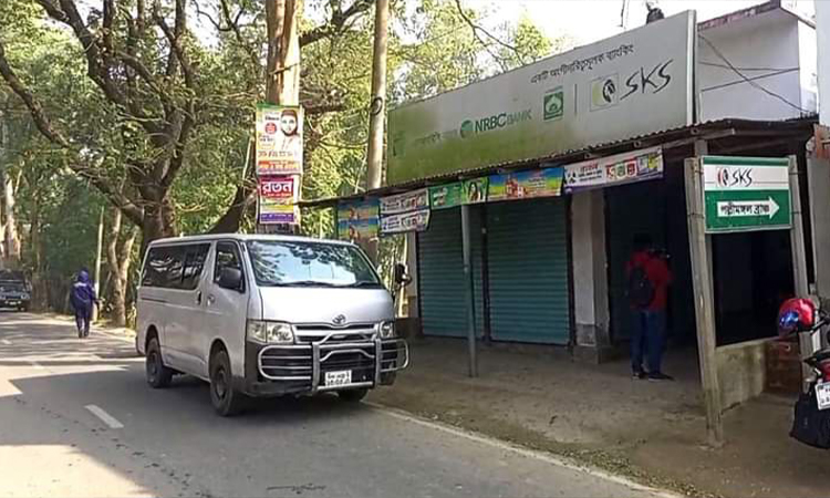 বগুড়ায় ব্যাংকের ভল্ট ভেঙ্গে ৯ লক্ষাধিক টাকা লুট