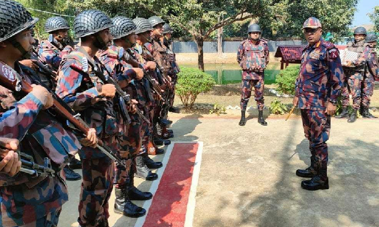 বাংলাদেশ-মিয়ানমার সীমান্ত পরিদর্শন করলেন বিজিবি মহাপরিচালক